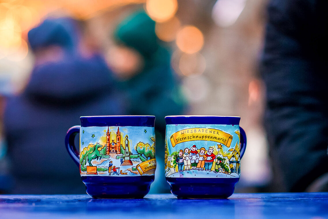 Sternschnuppenmarkt-Tassen aus Ton