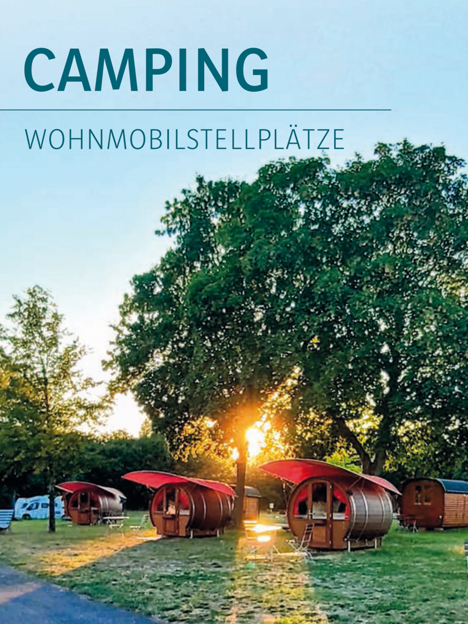 Campingplatz mit "Weinfässern".