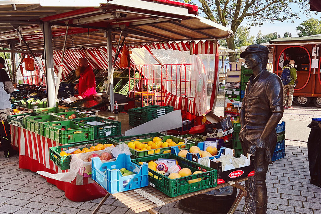 Wochenmarkt am Hans-Römer-Platz - jeden Dienstag Nachmittag von 14 bis 18 Uhr