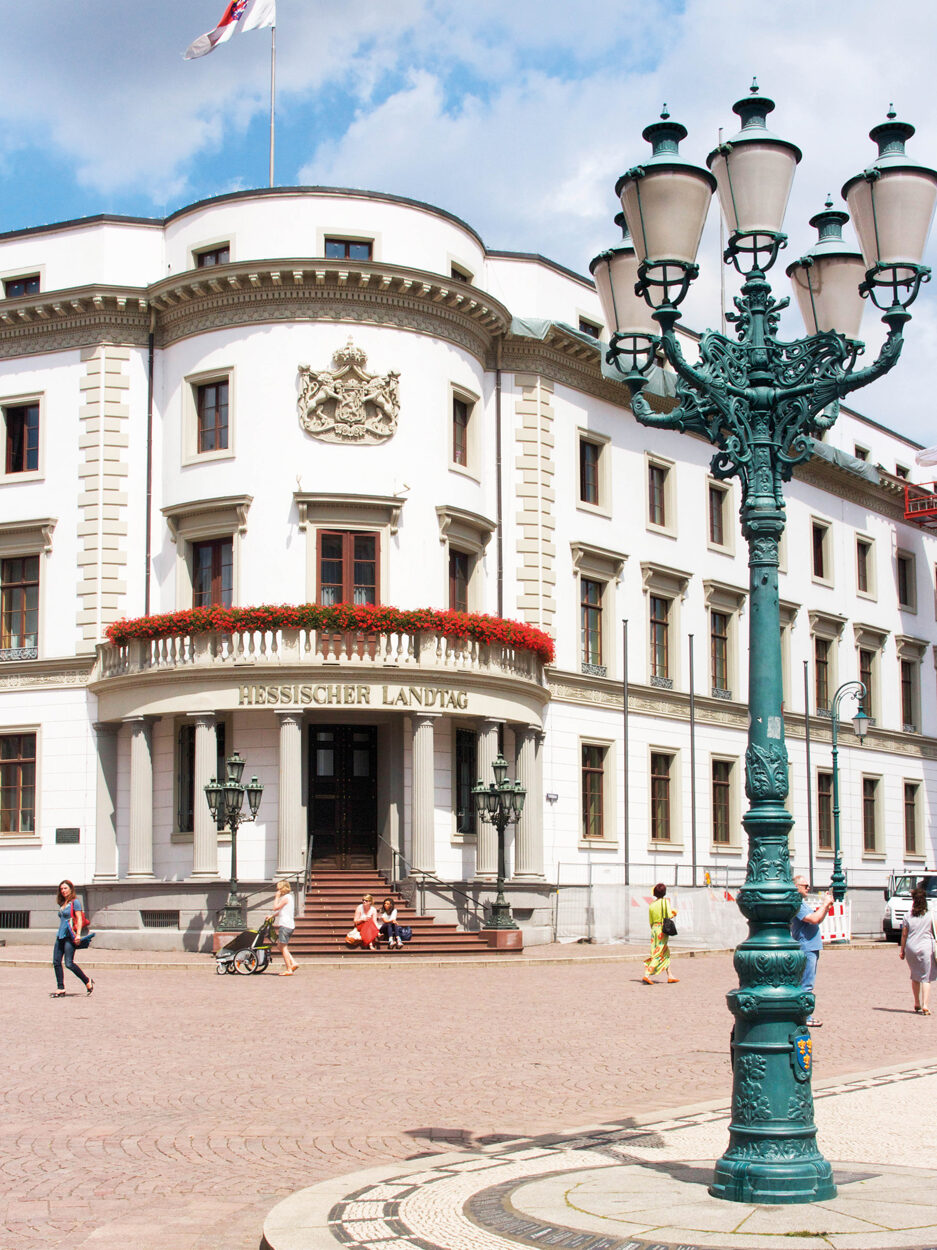 Schlossplatz und Stadtschloss in Wiesbaden