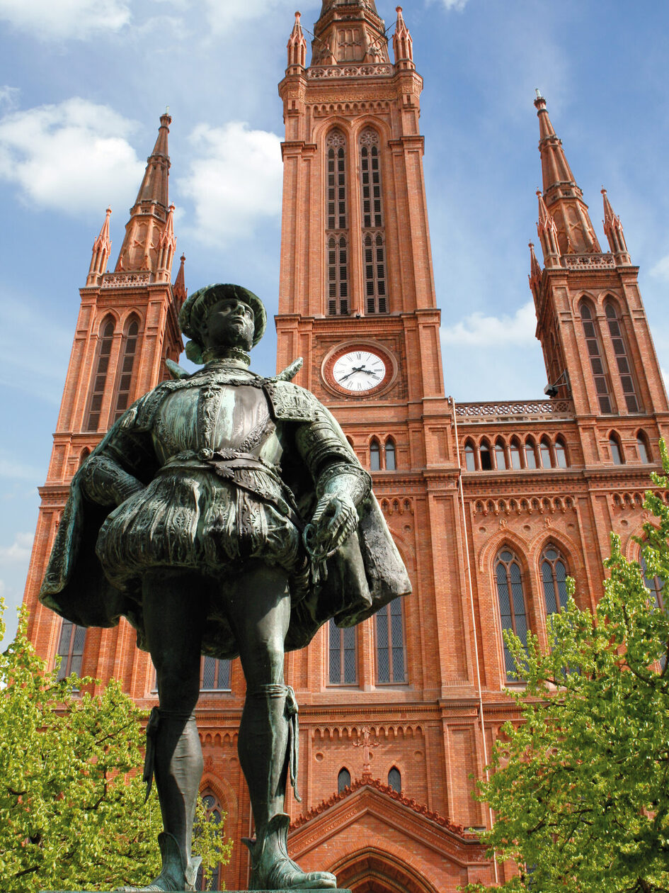 Der Schweiger Skulptur vor der Marktkirche