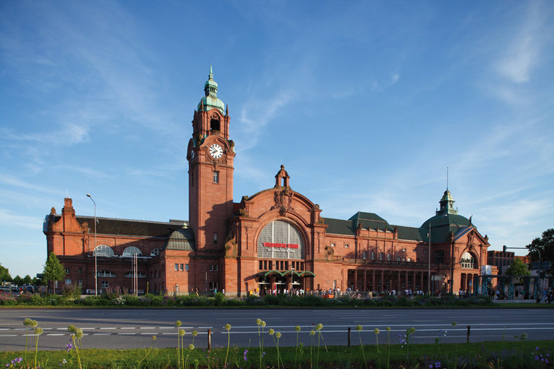 Wiesbadener Hauptbahnhof von außen