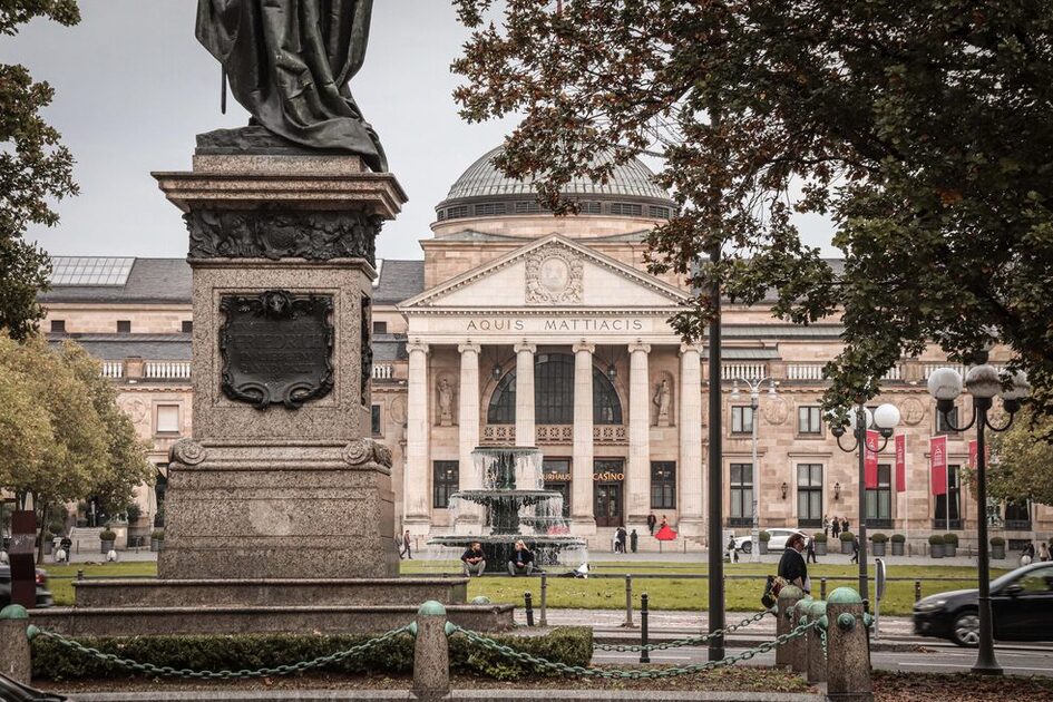 Kurhaus Wiesbaden von außen