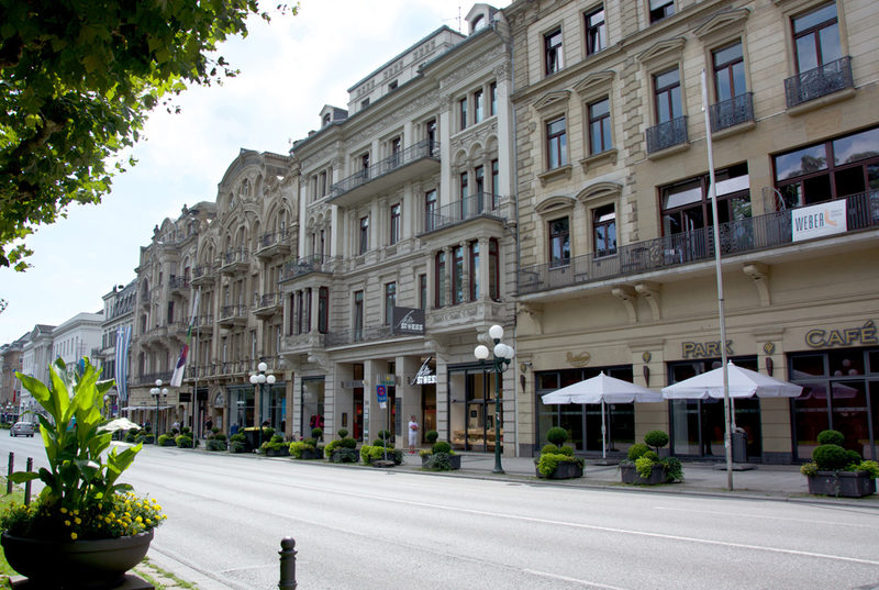 Die Wilhelmstraße, von den Wiesbadenern liebevoll Rue genannt.