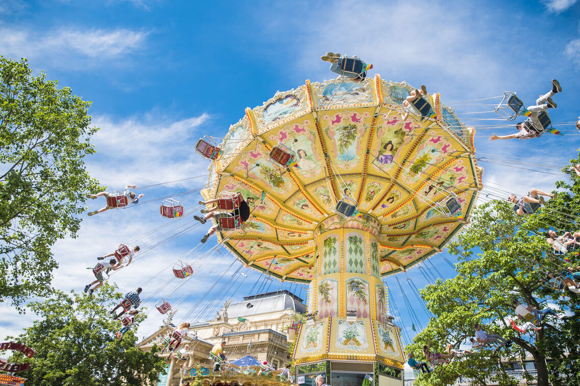 Theatrium Karussel, Warmer Damm