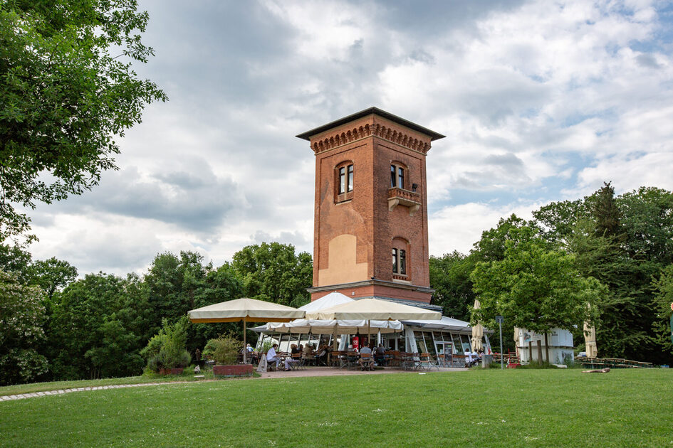 La tour de l'ancien hôtel situé sur le Neroberg