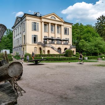 Außenansicht Schloss Freudenberg von Park aus gesehen