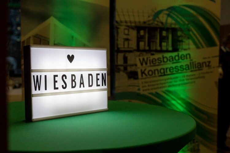 Messestand der Wiesbaden Congress & Marketing GmbH