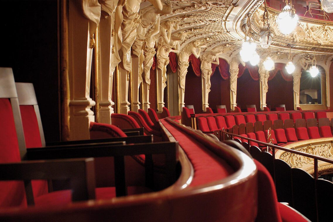 Rote Sitze im Hessischen Staatstheater