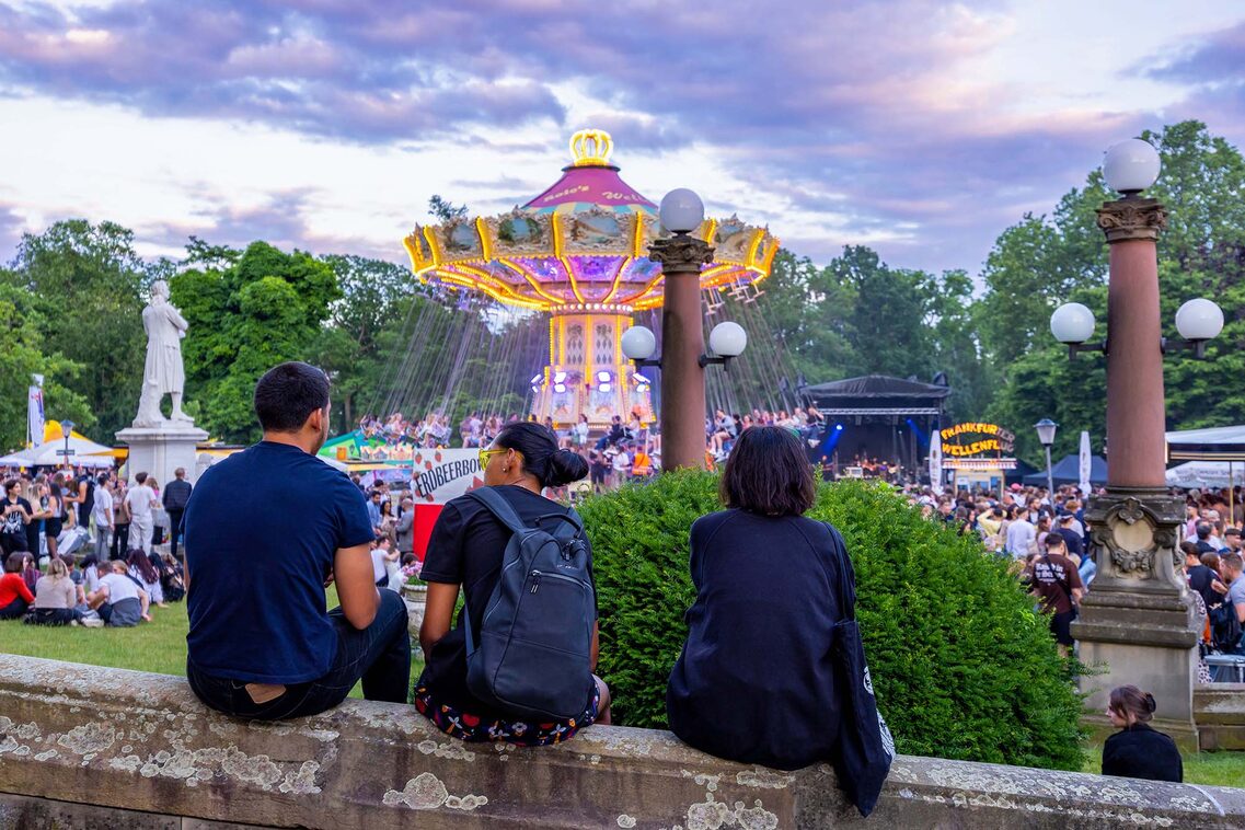 Karussell vor dem Hessischen Staatstheater