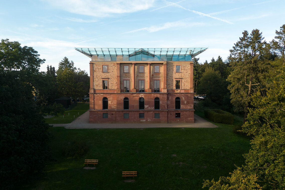 Jagdschloss Platte in der Dämmerung