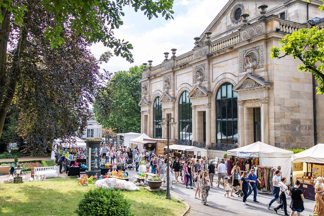 Kunsthandewerkerstände am Kurhaus