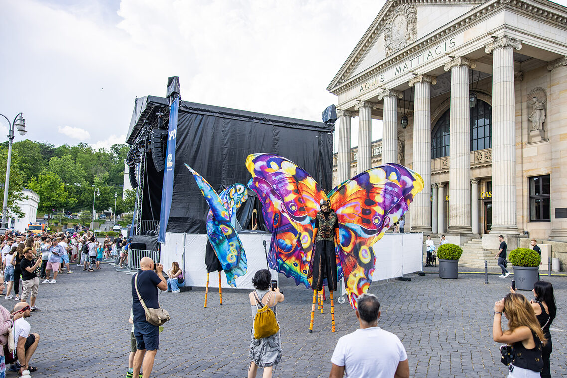 Stelzenläufer auf dem Theatrium
