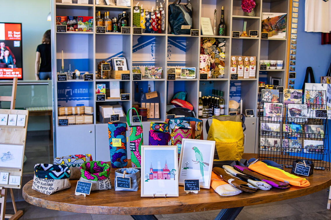 Ein Blick in die neu gestaltete Tourist Information am Marktplatz