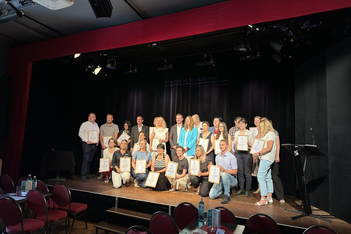 Verleihung Tourcert Erstzertifizierung im Juli 2024-im Theater im Pariser Hof.