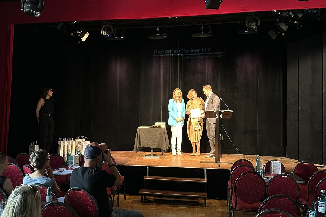 Verleihung Tourcert Erstzertifizierung im Juli 2024-im Theater im Pariser Hof.