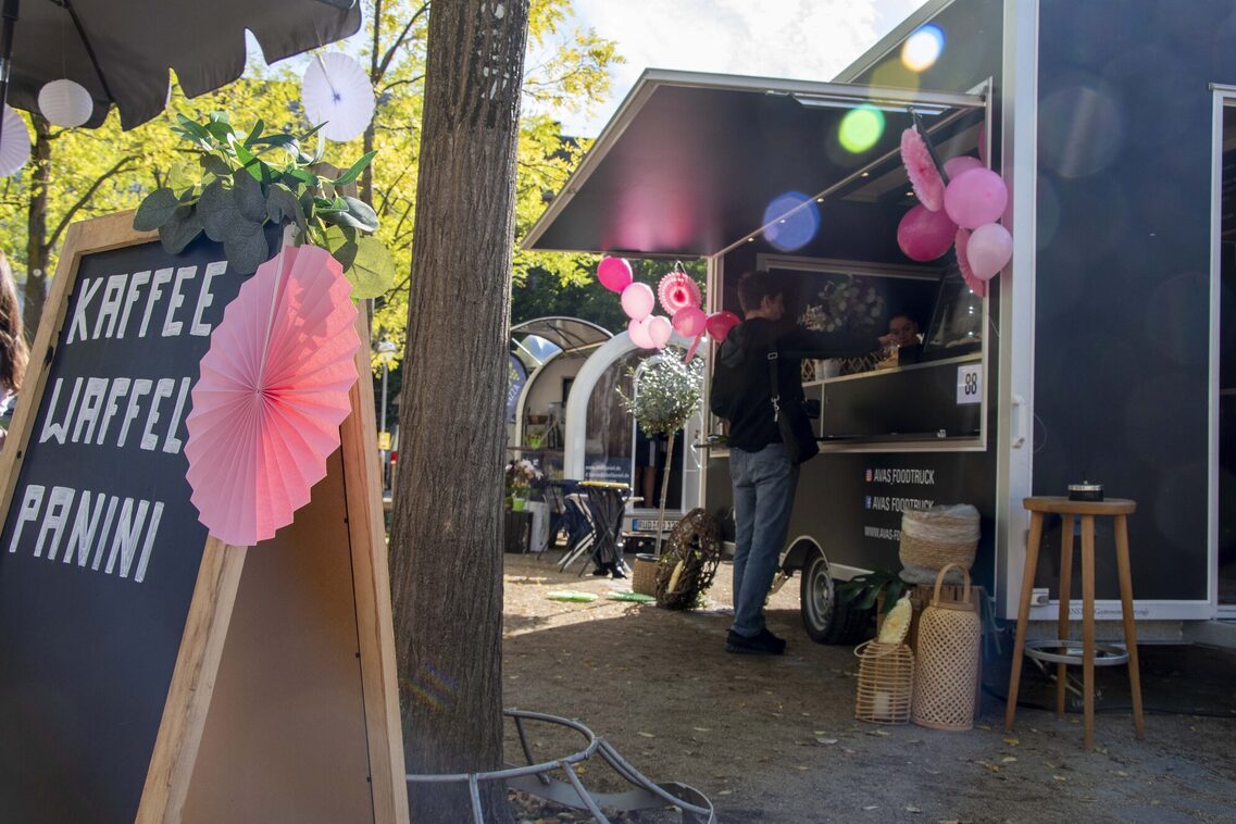 Weekly market on the market square