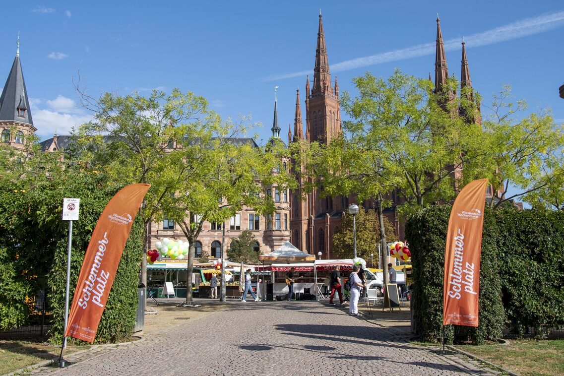 Weekly market on the market square