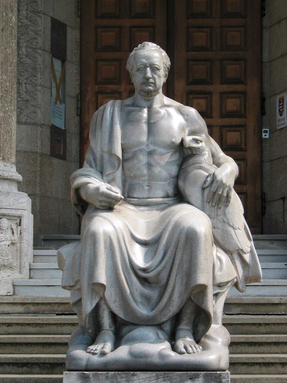Goethe-Denkmal vor dem Museum Wiesbaden
