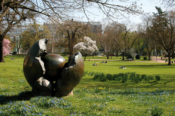 Skulptur Flötenspieler im Kurpark