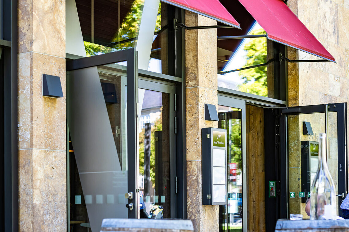 Jo's Weinbar Außenaufnahme