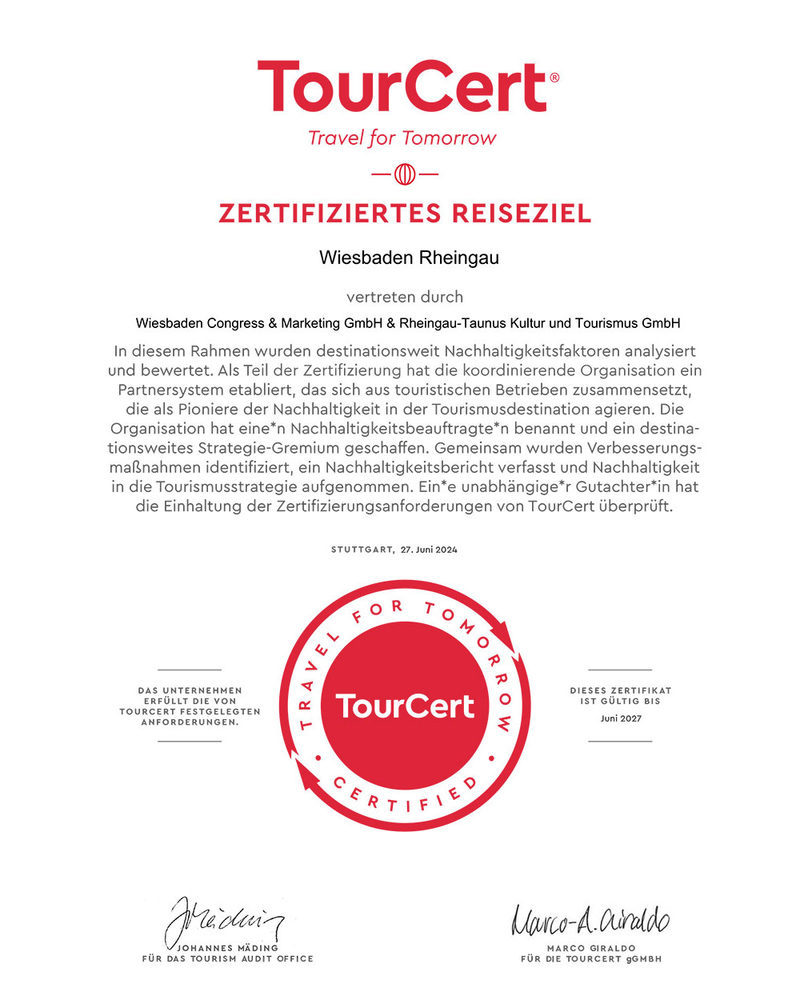 Logo TourCert Zertifikat - Rote Schrift auf weißem Grund